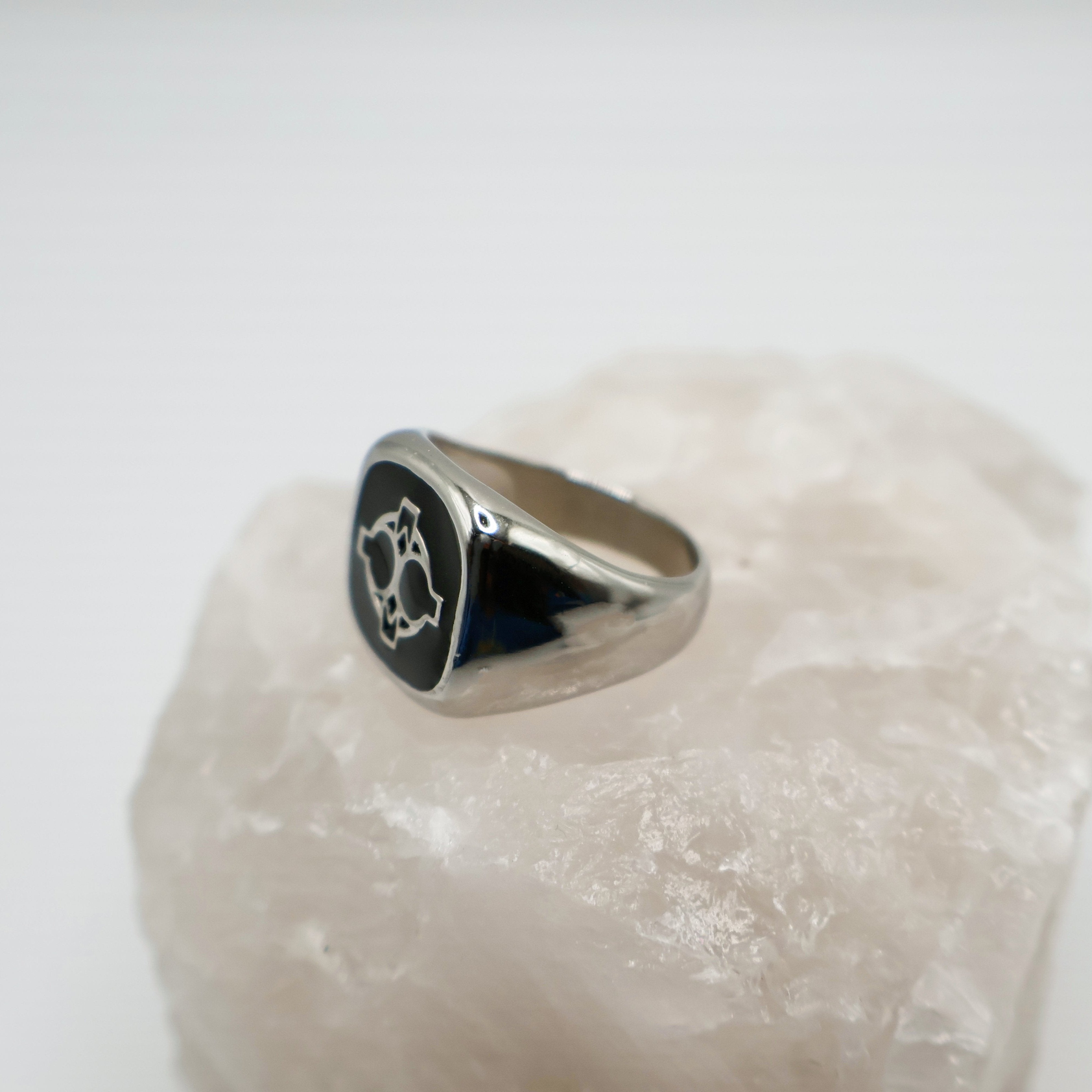 Signet Icon I Ring